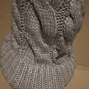 Michael Kors logo cable knit cap with peak brim